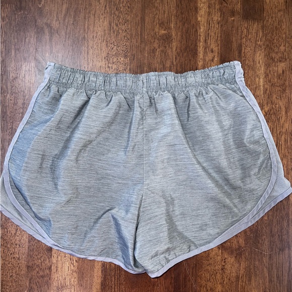 Nike Women's Dri-FIT classic 3" Running Shorts - Heathered Gray size M - Picture 4 of 7
